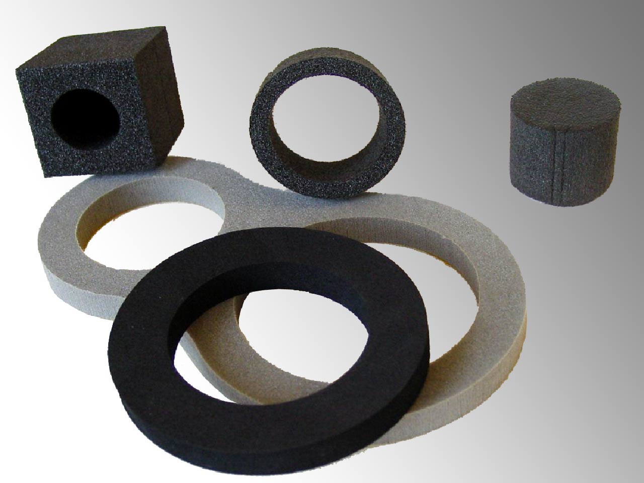 Fascetta In Polietilene Helos 9 – 65 Mm X 10 M, Colore Nero – Per Legare E Fissare In Giardino E Casa